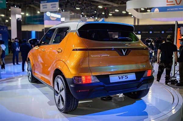đuôi xe vf5