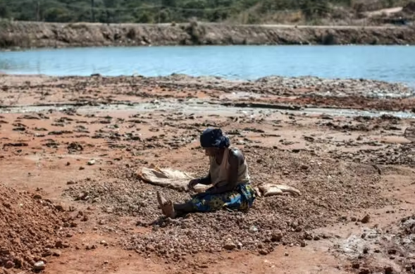 tái chế pin sai cách gây ảnh hướng lớn đến môi trường