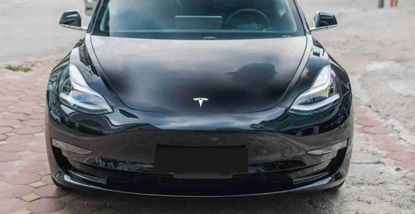 đầu xe tesla model 3