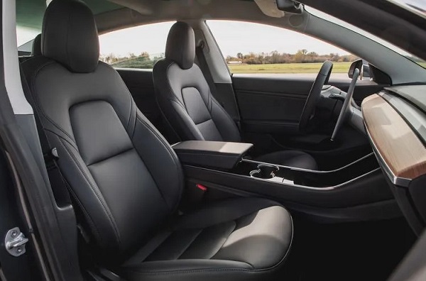 nội thất của xe điện tesla 3